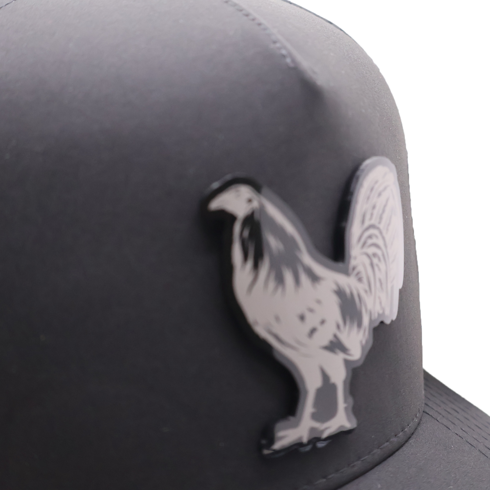 Gallo Acrylic Badge Mesh Trucker Hat – Black/Red Undertone with Hecho en México Pin - Image 2
